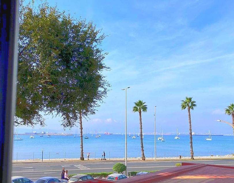 Fantástico apart. en 1°linea playa 5min Gibraltar La Línea de la Concepción Exterior foto